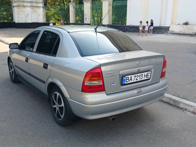 Серый Опель Астра, объемом двигателя 1.4 л и пробегом 260 тыс. км за 3590 $, фото 8 на Automoto.ua