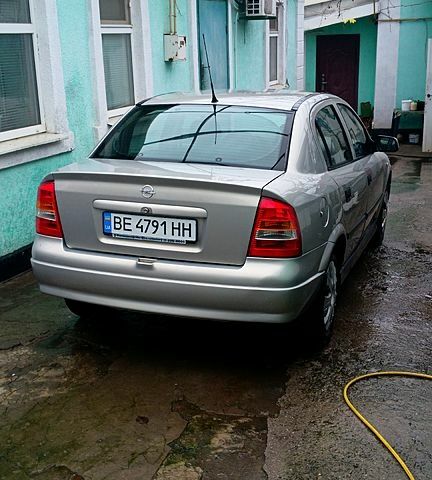 Сірий Опель Астра, об'ємом двигуна 1.4 л та пробігом 200 тис. км за 3800 $, фото 3 на Automoto.ua