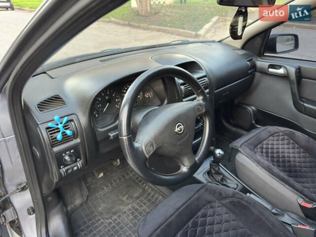 Сірий Опель Астра, об'ємом двигуна 1.6 л та пробігом 250 тис. км за 3600 $, фото 21 на Automoto.ua