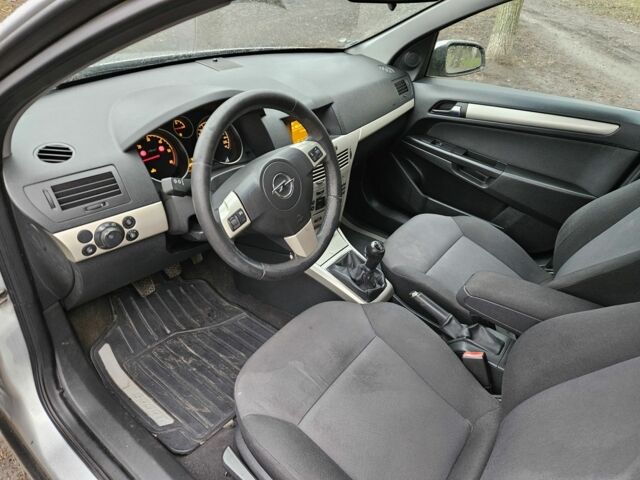 Сірий Опель Астра, об'ємом двигуна 1.3 л та пробігом 286 тис. км за 2350 $, фото 13 на Automoto.ua