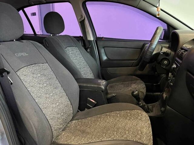 Сірий Опель Астра, об'ємом двигуна 1.4 л та пробігом 245 тис. км за 3650 $, фото 8 на Automoto.ua