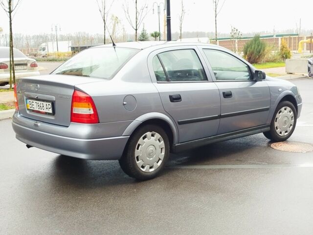 Сірий Опель Астра, об'ємом двигуна 1.4 л та пробігом 136 тис. км за 3000 $, фото 4 на Automoto.ua