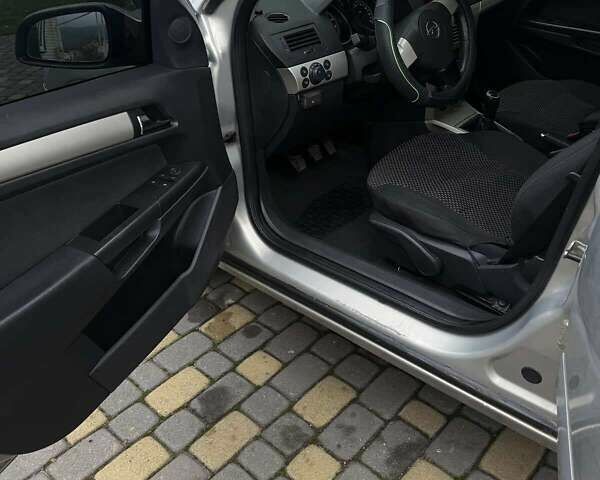 Опель Астра 2007 в Калуше на Automoto.ua Серый Опель Астра, объемом двигателя 1.6 л и пробегом 182 тыс. км за 4900 $, фото 2 на Automoto.ua