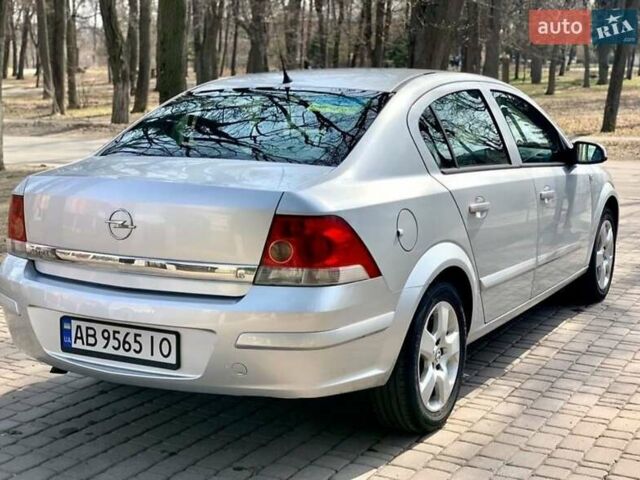 Сірий Опель Астра, об'ємом двигуна 1.6 л та пробігом 200 тис. км за 4900 $, фото 2 на Automoto.ua