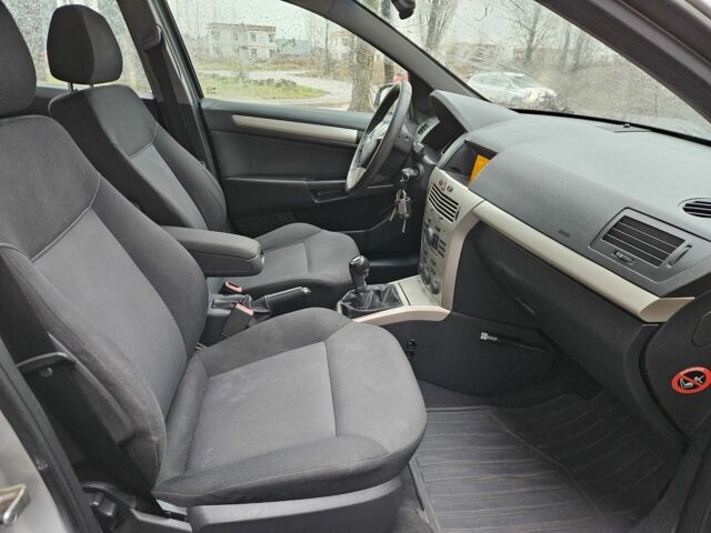 Сірий Опель Астра, об'ємом двигуна 1.3 л та пробігом 286 тис. км за 2350 $, фото 9 на Automoto.ua