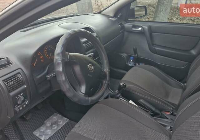 Сірий Опель Астра, об'ємом двигуна 1.4 л та пробігом 234 тис. км за 3100 $, фото 6 на Automoto.ua