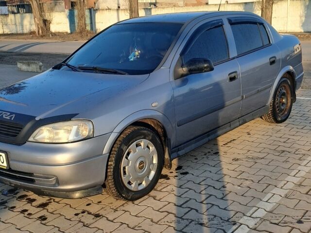 Серый Опель Астра, объемом двигателя 1.4 л и пробегом 173 тыс. км за 2900 $, фото 1 на Automoto.ua