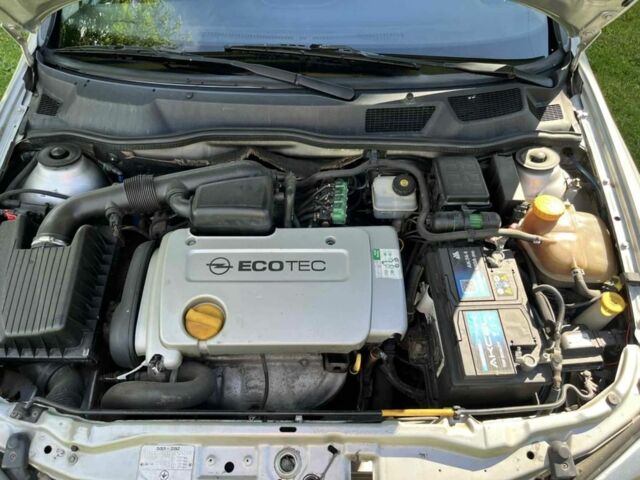 Серый Опель Астра, объемом двигателя 1.6 л и пробегом 170 тыс. км за 3100 $, фото 7 на Automoto.ua