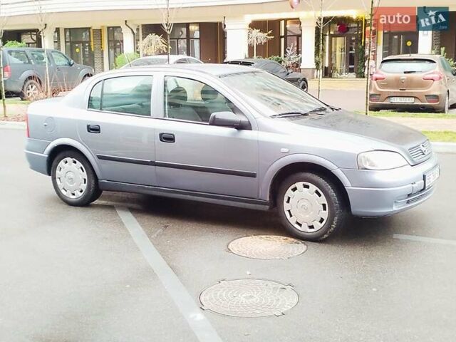 Сірий Опель Астра, об'ємом двигуна 1.4 л та пробігом 136 тис. км за 3000 $, фото 4 на Automoto.ua