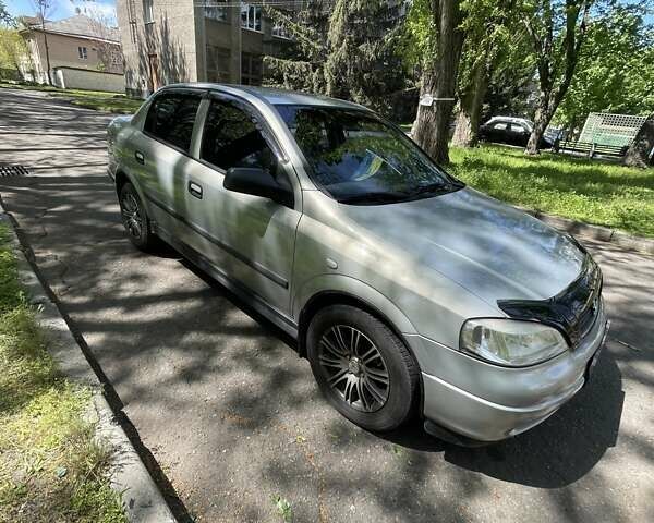 Серый Опель Астра, объемом двигателя 1.6 л и пробегом 176 тыс. км за 4750 $, фото 5 на Automoto.ua