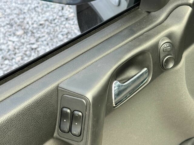 Серый Опель Астра, объемом двигателя 1.6 л и пробегом 283 тыс. км за 4000 $, фото 9 на Automoto.ua