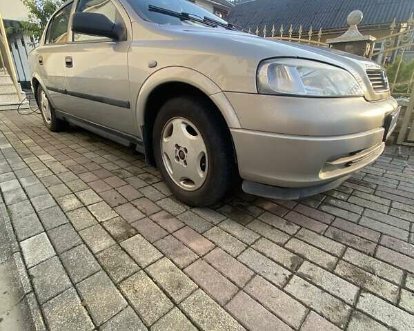 Сірий Опель Астра, об'ємом двигуна 1.36 л та пробігом 324 тис. км за 3000 $, фото 1 на Automoto.ua