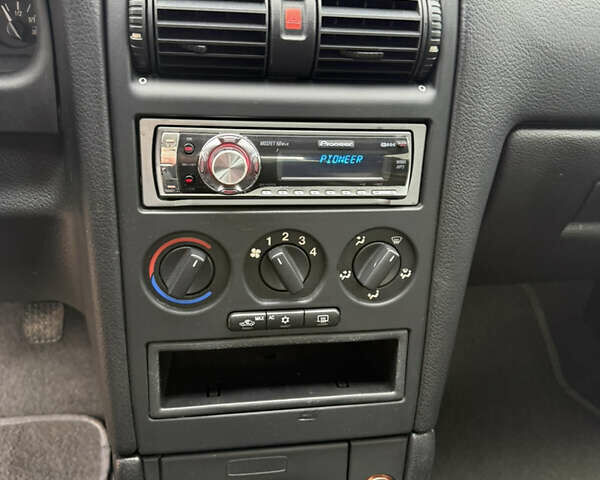 Опель Астра 2007 в Житомире на Automoto.ua Серый Опель Астра, объемом двигателя 1.39 л и пробегом 169 тыс. км за 3800 $, фото 7 на Automoto.ua