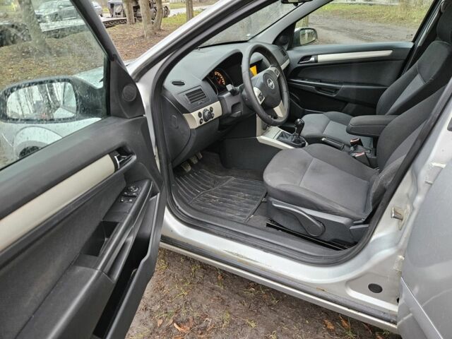 Сірий Опель Астра, об'ємом двигуна 1.3 л та пробігом 286 тис. км за 2350 $, фото 12 на Automoto.ua