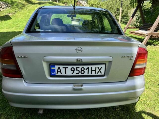 Серый Опель Астра, объемом двигателя 1.6 л и пробегом 170 тыс. км за 3100 $, фото 1 на Automoto.ua