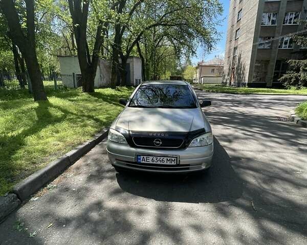 Серый Опель Астра, объемом двигателя 1.6 л и пробегом 176 тыс. км за 4750 $, фото 1 на Automoto.ua