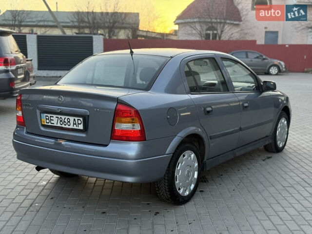 Серый Опель Астра, объемом двигателя 1.4 л и пробегом 139 тыс. км за 4000 $, фото 3 на Automoto.ua