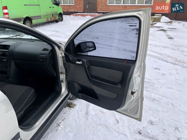 Сірий Опель Астра, об'ємом двигуна 1.6 л та пробігом 176 тис. км за 3499 $, фото 17 на Automoto.ua