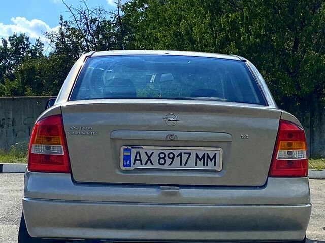Сірий Опель Астра, об'ємом двигуна 1.4 л та пробігом 235 тис. км за 4300 $, фото 2 на Automoto.ua