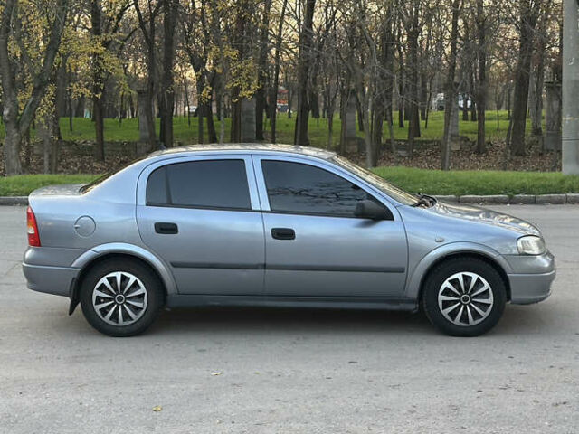 Сірий Опель Астра, об'ємом двигуна 1.6 л та пробігом 250 тис. км за 3600 $, фото 7 на Automoto.ua