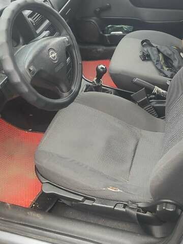 Серый Опель Астра, объемом двигателя 1.4 л и пробегом 250 тыс. км за 3000 $, фото 5 на Automoto.ua