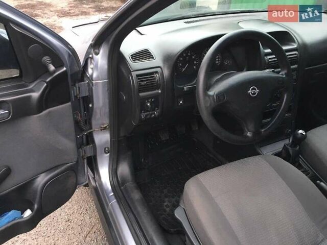 Сірий Опель Астра, об'ємом двигуна 1.36 л та пробігом 183 тис. км за 3700 $, фото 7 на Automoto.ua