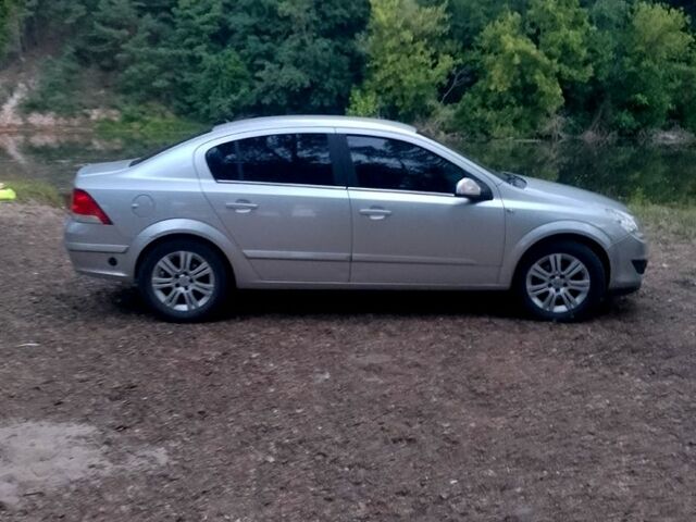 Серый Опель Астра, объемом двигателя 1.6 л и пробегом 200 тыс. км за 4900 $, фото 1 на Automoto.ua