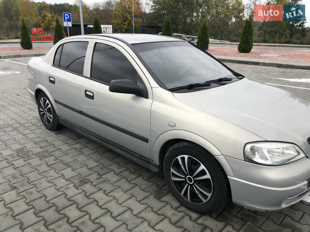 Серый Опель Астра, объемом двигателя 1.6 л и пробегом 356 тыс. км за 2600 $, фото 4 на Automoto.ua