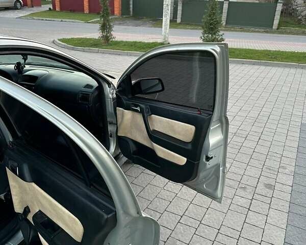 Сірий Опель Астра, об'ємом двигуна 1.39 л та пробігом 258 тис. км за 2750 $, фото 9 на Automoto.ua