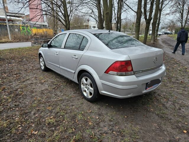 Сірий Опель Астра, об'ємом двигуна 1.3 л та пробігом 286 тис. км за 2350 $, фото 3 на Automoto.ua