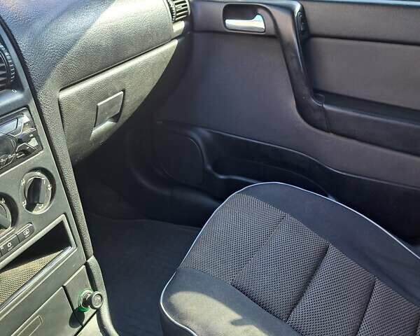 Серый Опель Астра, объемом двигателя 1.6 л и пробегом 300 тыс. км за 4600 $, фото 9 на Automoto.ua