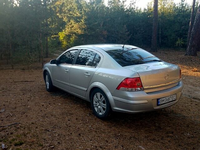 Серый Опель Астра, объемом двигателя 1.6 л и пробегом 200 тыс. км за 4900 $, фото 2 на Automoto.ua