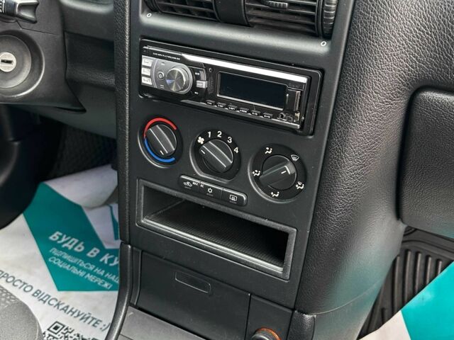 Серый Опель Астра, объемом двигателя 1.6 л и пробегом 283 тыс. км за 4000 $, фото 8 на Automoto.ua