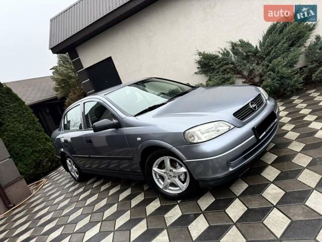 Сірий Опель Астра, об'ємом двигуна 1.6 л та пробігом 141 тис. км за 4950 $, фото 1 на Automoto.ua