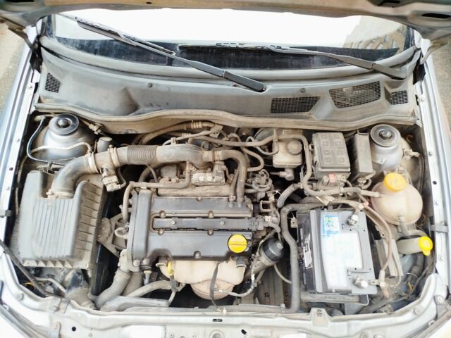 Сірий Опель Астра, об'ємом двигуна 1.4 л та пробігом 136 тис. км за 3000 $, фото 21 на Automoto.ua