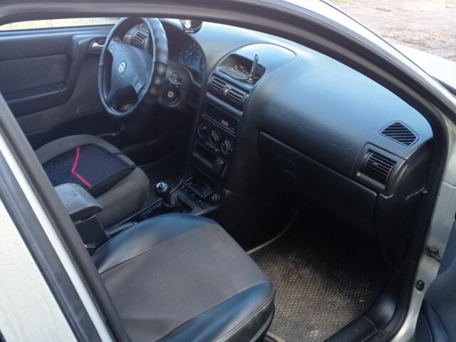 Сірий Опель Астра, об'ємом двигуна 1.4 л та пробігом 300 тис. км за 3500 $, фото 4 на Automoto.ua