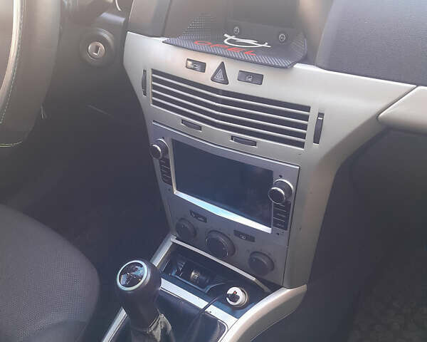 Опель Астра 2007 в Калуше на Automoto.ua Серый Опель Астра, объемом двигателя 1.6 л и пробегом 182 тыс. км за 4900 $, фото 10 на Automoto.ua