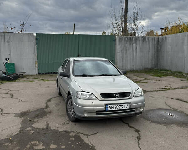 Опель Астра 2007 в Житомире на Automoto.ua Серый Опель Астра, объемом двигателя 1.39 л и пробегом 169 тыс. км за 3800 $, фото 2 на Automoto.ua