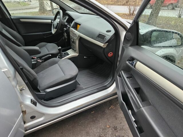 Сірий Опель Астра, об'ємом двигуна 1.3 л та пробігом 286 тис. км за 2350 $, фото 8 на Automoto.ua