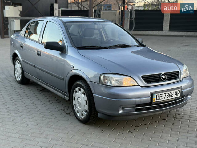Серый Опель Астра, объемом двигателя 1.4 л и пробегом 139 тыс. км за 4000 $, фото 2 на Automoto.ua