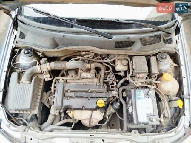 Сірий Опель Астра, об'ємом двигуна 1.4 л та пробігом 136 тис. км за 3000 $, фото 20 на Automoto.ua