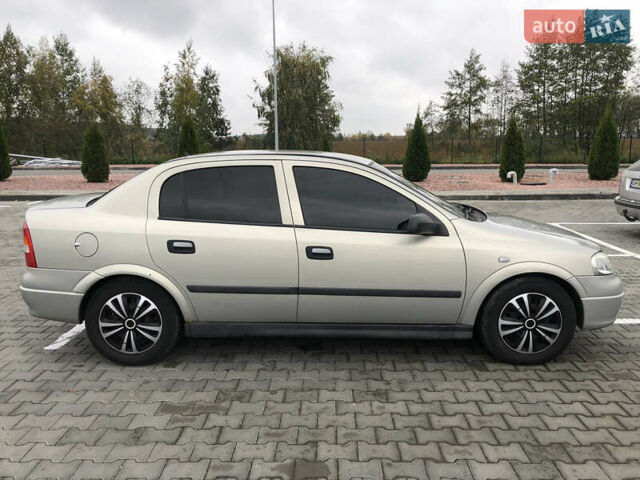 Серый Опель Астра, объемом двигателя 1.6 л и пробегом 356 тыс. км за 2600 $, фото 5 на Automoto.ua