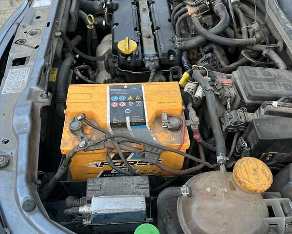 Серый Опель Астра, объемом двигателя 1.4 л и пробегом 228 тыс. км за 4000 $, фото 1 на Automoto.ua