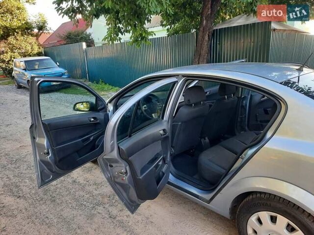 Серый Опель Астра, объемом двигателя 1.6 л и пробегом 117 тыс. км за 5550 $, фото 44 на Automoto.ua