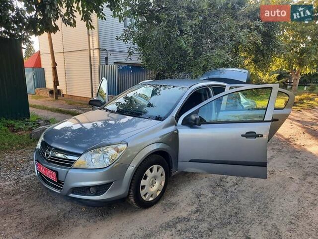 Серый Опель Астра, объемом двигателя 1.6 л и пробегом 117 тыс. км за 5550 $, фото 59 на Automoto.ua