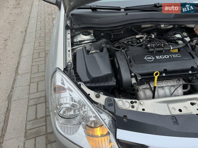 Сірий Опель Астра, об'ємом двигуна 1.6 л та пробігом 152 тис. км за 6000 $, фото 31 на Automoto.ua