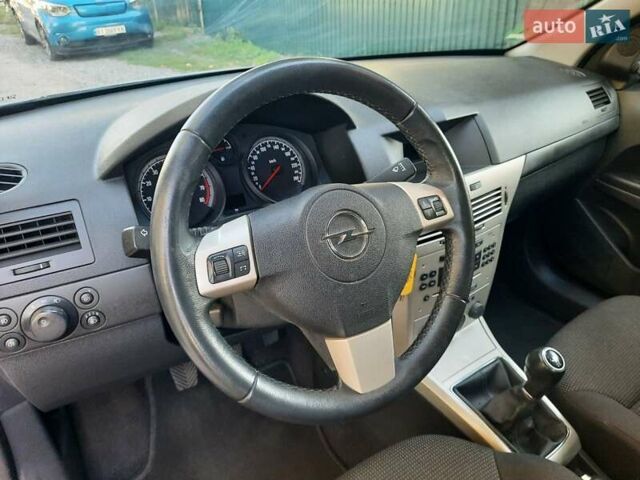 Серый Опель Астра, объемом двигателя 1.6 л и пробегом 117 тыс. км за 5550 $, фото 27 на Automoto.ua