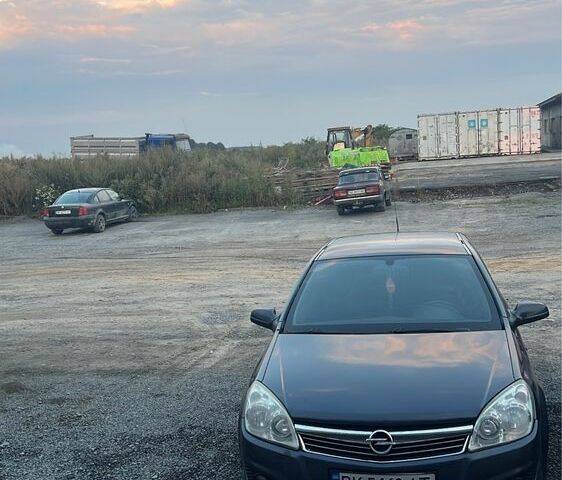 Сірий Опель Астра, об'ємом двигуна 1.6 л та пробігом 217 тис. км за 4200 $, фото 1 на Automoto.ua