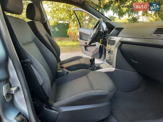 Серый Опель Астра, объемом двигателя 1.6 л и пробегом 117 тыс. км за 5550 $, фото 30 на Automoto.ua