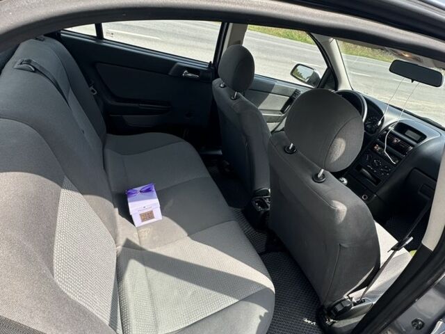 Сірий Опель Астра, об'ємом двигуна 1.6 л та пробігом 230 тис. км за 4900 $, фото 3 на Automoto.ua